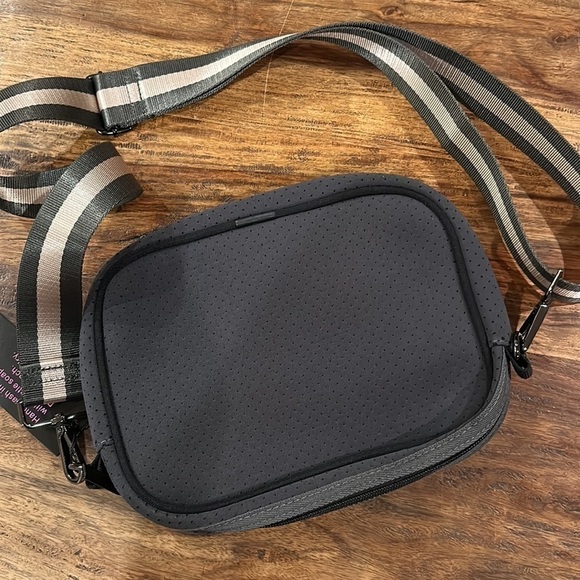 Haute Shore Drew Safari Compact Crossbody - Picture 8 of 9